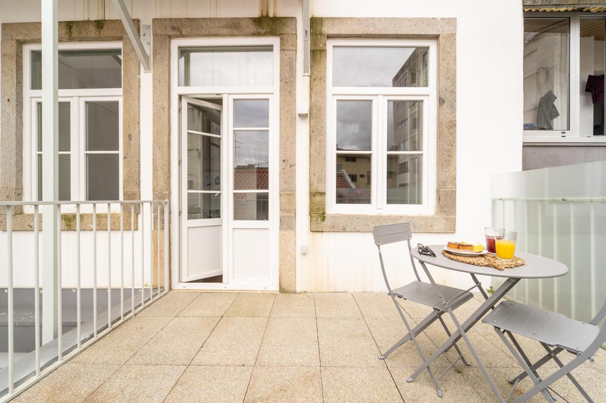 Escadaria 21 Apartment By House And People Braga Esterno foto